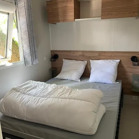 Mobil 6,8 Personnes * Saint-Cyprien (Pyrenees-Orientales)
